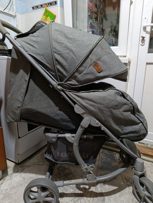 Коляска универсальная для мальчика и девочки