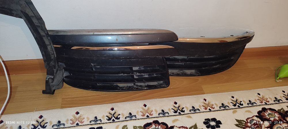 Бампер, молдинг бампера