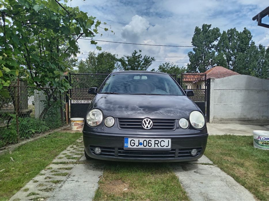 VOLKSWAGEN Polo