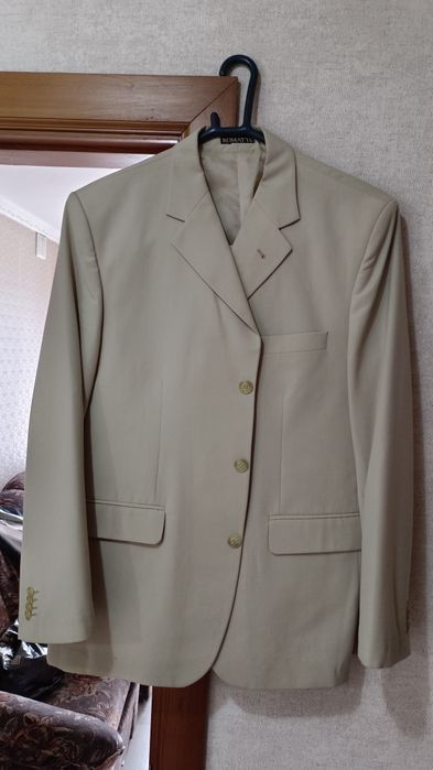 Новый Мужской костюм.Не подошёл размер