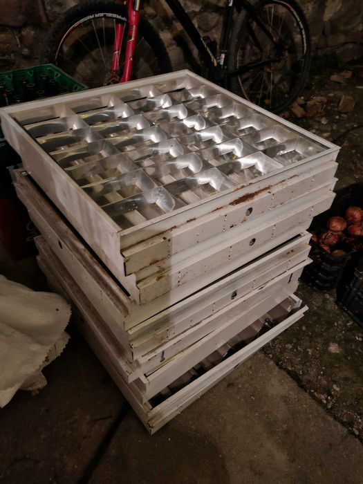 Луминисценти осветителни тела за окачен таван