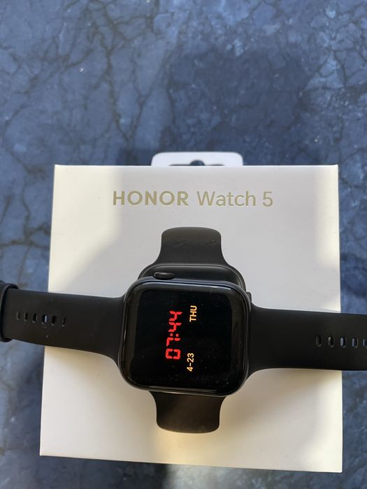 Honor wach 5.ceas inteligent.