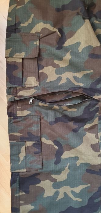 BROKEN PLANET, камуфлажен панталон, нов, S