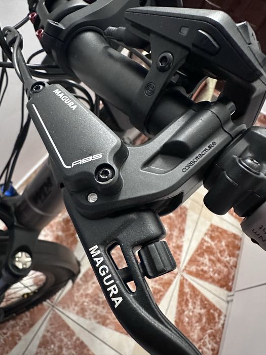 Bicicleta eBike KTM machina 720 abs