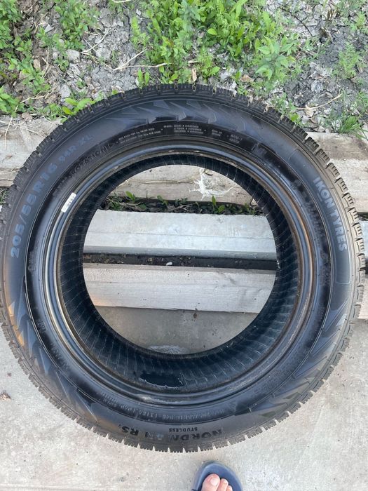 Продам зимние шины 205/55/16