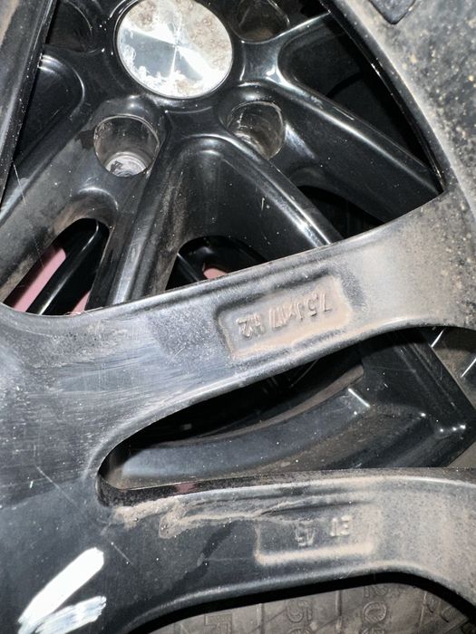 Vand Jante R17 cu Anvelope de iarna