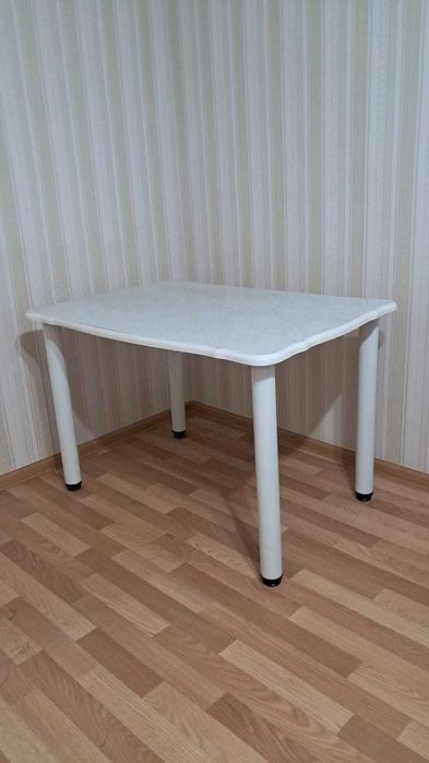 Продам стол в отличном состоянии