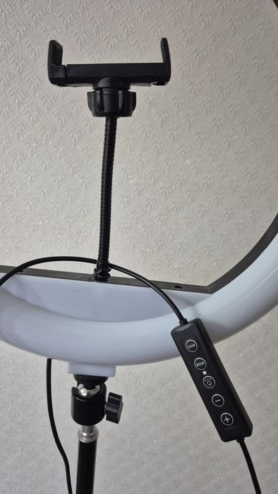 Кольцевая лампа d 33 см.