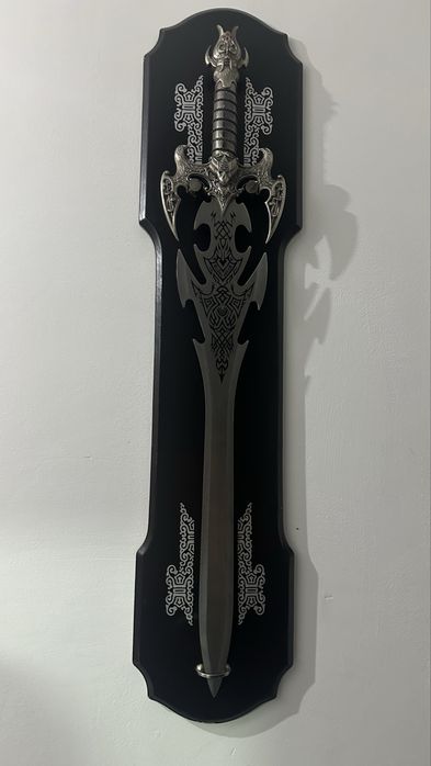 Срочно, продам сувенирную меч.