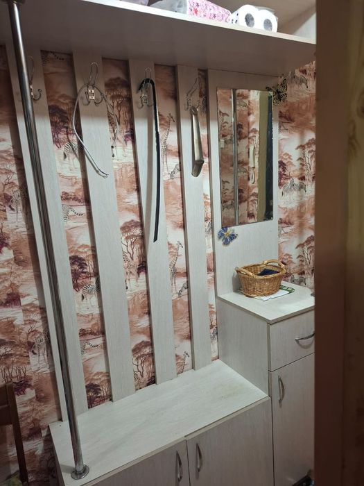 Продаётся прихожая