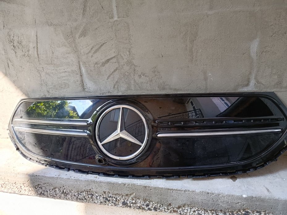 Предна централна решетка за Mercedes Benz EQA - EQB (2022-2026)