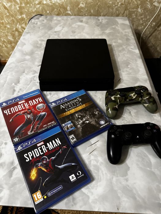 Playstation 4 Slim + 3 Диска