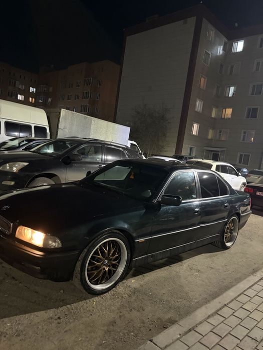 Продам диски на бмв е38