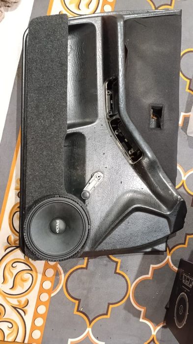 Продам подиумы ауди 80