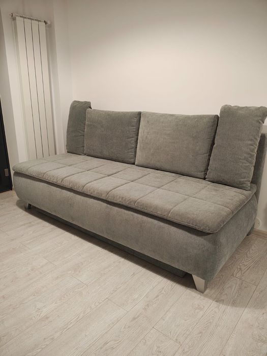 Canapea gri, extensibila, stare excelenta