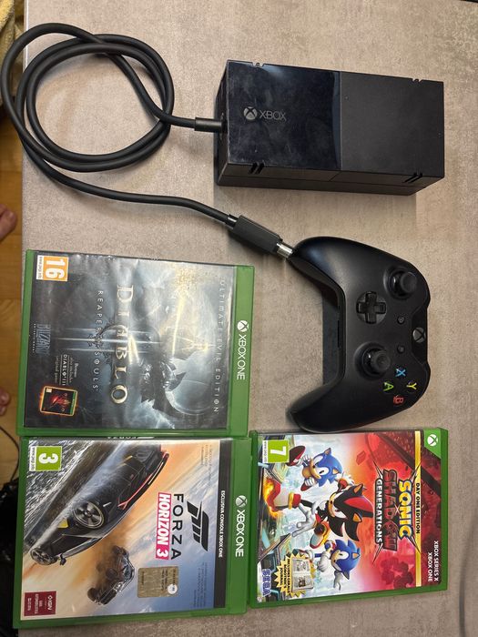 Xbox One + 1 controller + jocuri
