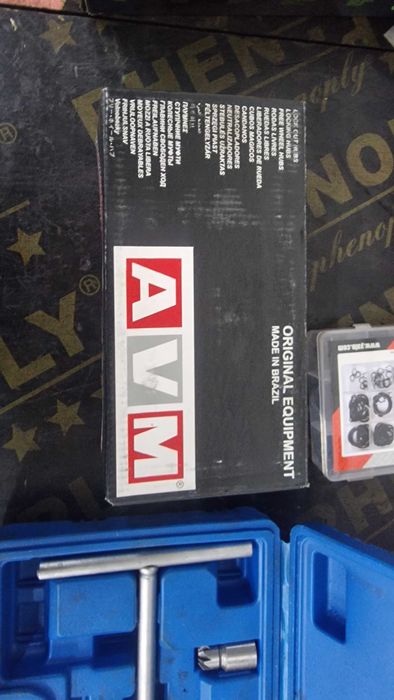 Продавам хъбове модел AVM428