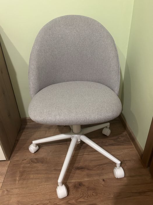 Удобен офис стол