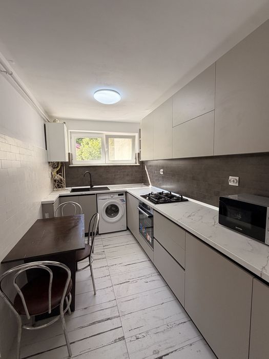 De închiriat – Apartament 2 camere, complet mobilat și utilat