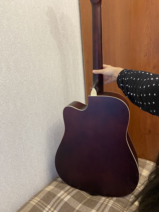 Гитара акустическая