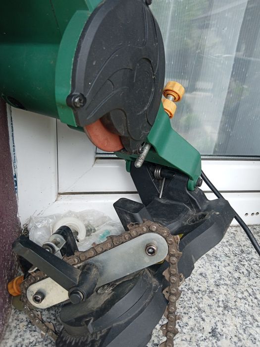 Mașină electrică de ascuțit lanțuri drujbă