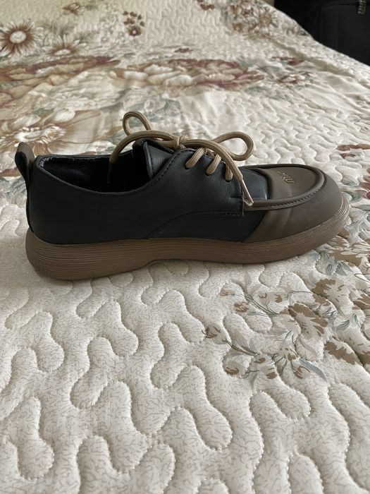 Продам красовки женские.