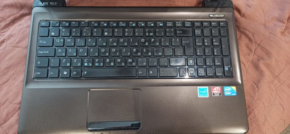 Лаптоп Asus x52j