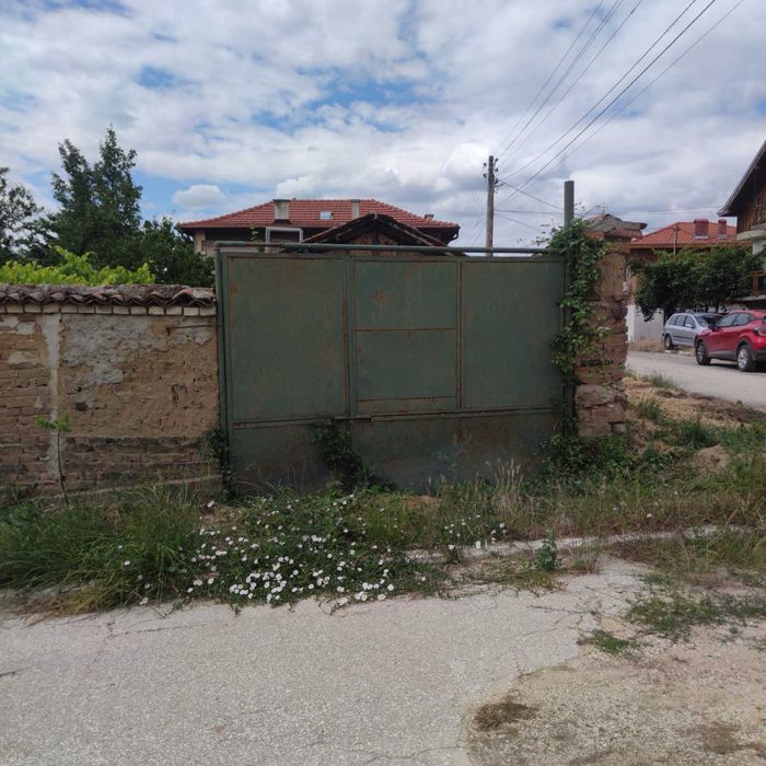 Парцел за жилищно застрояване