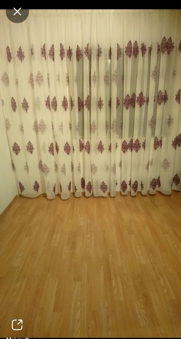 Vand perdea în stare  bună.Are 7m.