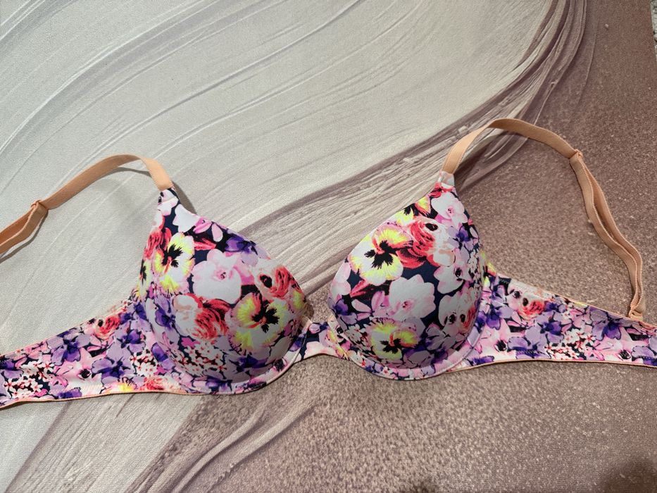 Бюстгалтеры Tezenis и Victoria’s Secret