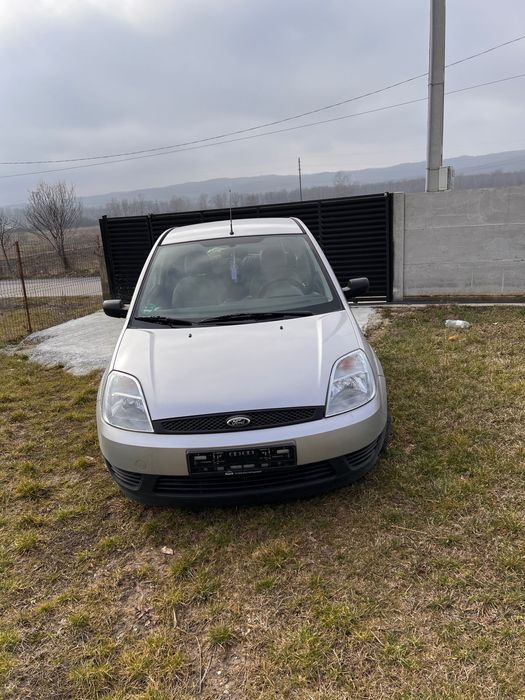 Fost fiestă 1.4 benzină 800€