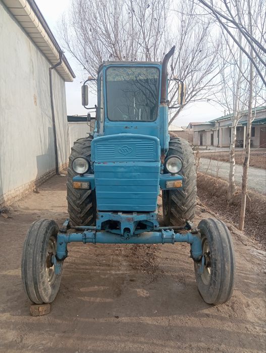 T.28.traktor sotiladi