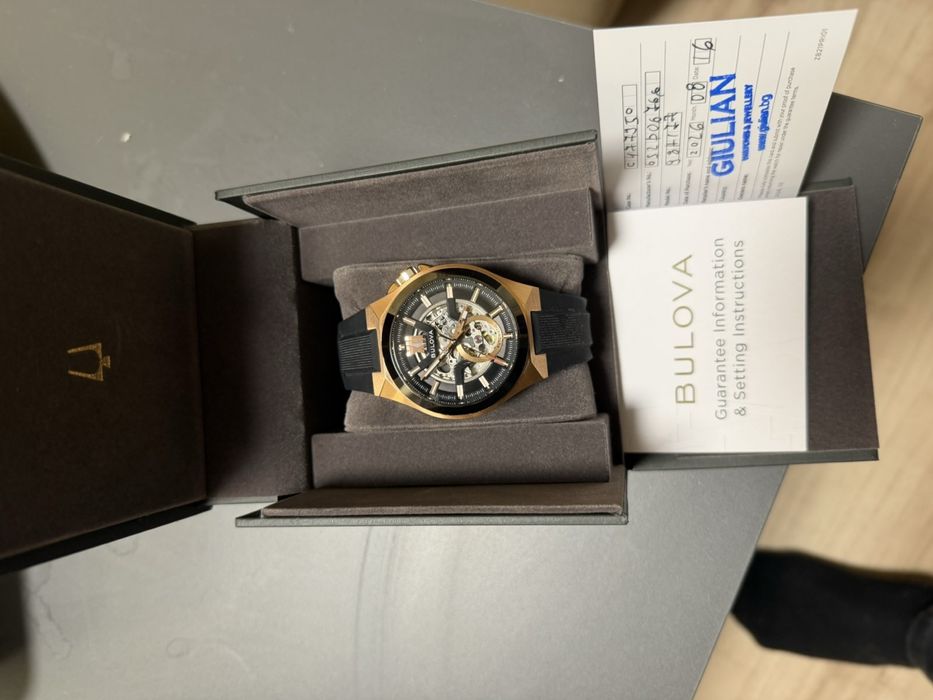 Чисто нов в гаранция часовник Bulova