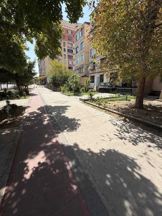 Продаётся Квартира Вдоль дороги, можно под нежилое, место отличное.