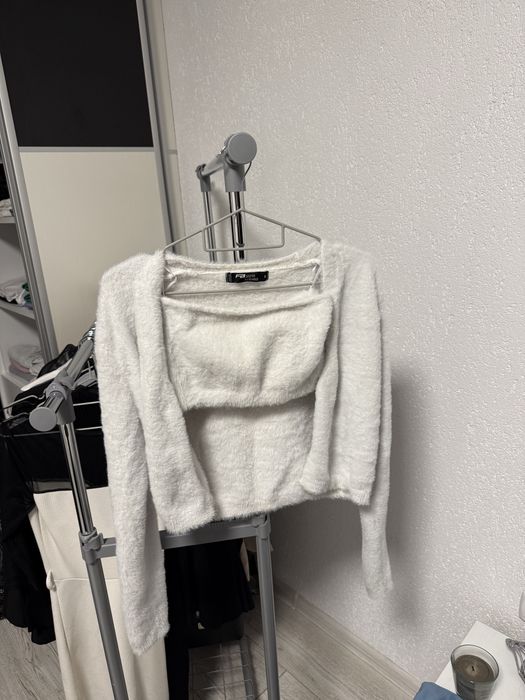 Пухкав комплект топ и връхно