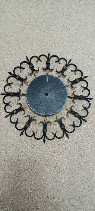 Vând suport metalic pt ceas