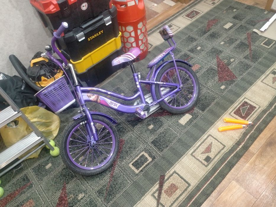 Продам детский велосипед ( для девочек)