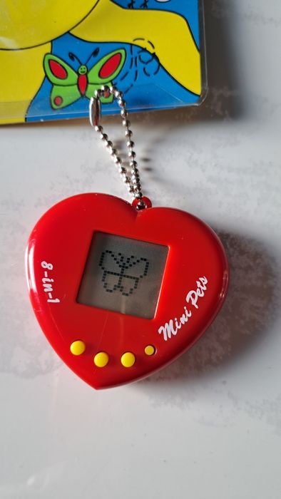 Продавам оригинални ретро  тамагочита