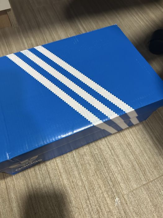 Продам кроссовки адидас