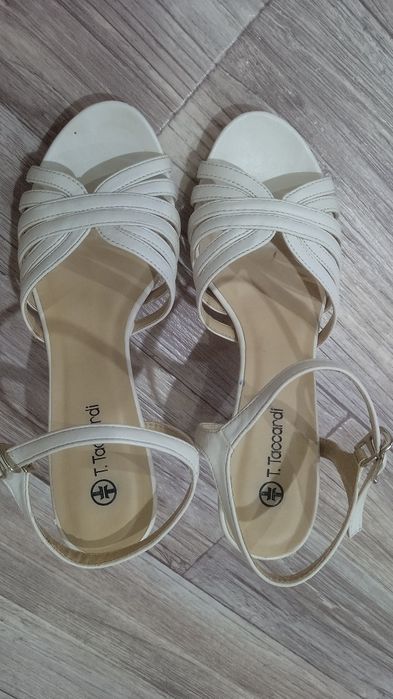 Продам босоножки дёшево