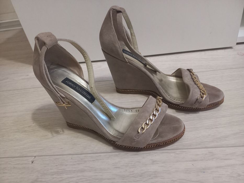 Танкетки женские.