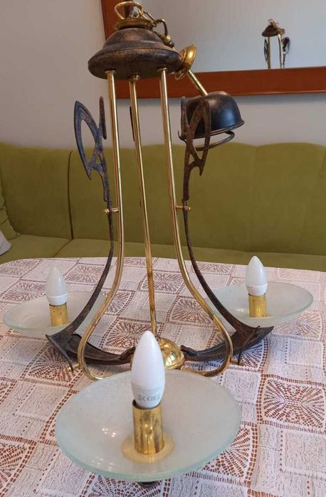 Полилей -- кафяв