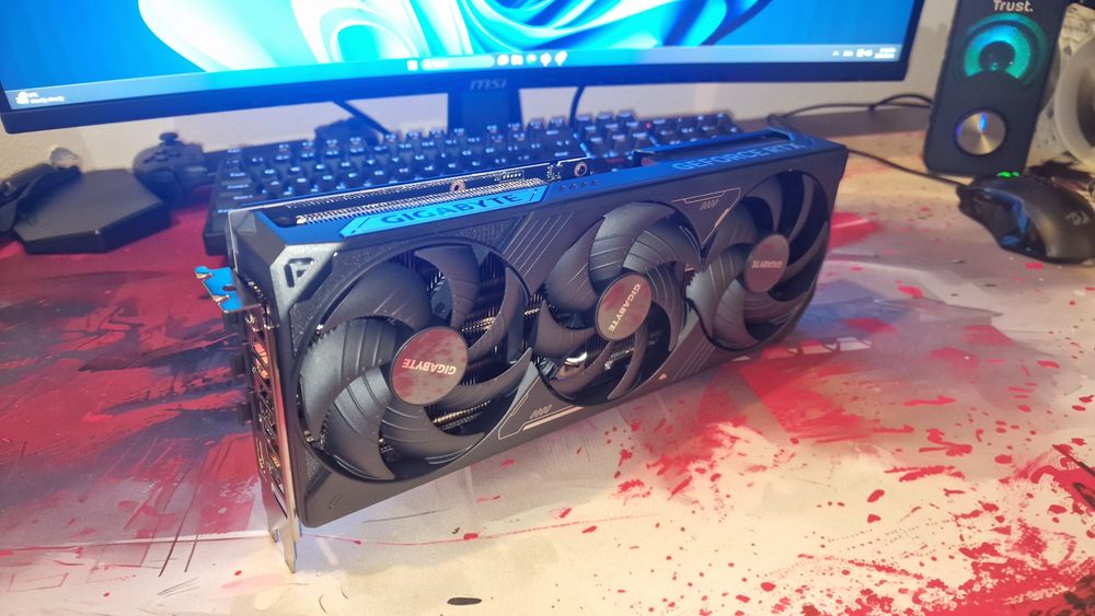 GIGABYTE GeForce RTX 5080 Windforce OC SFF 16GB