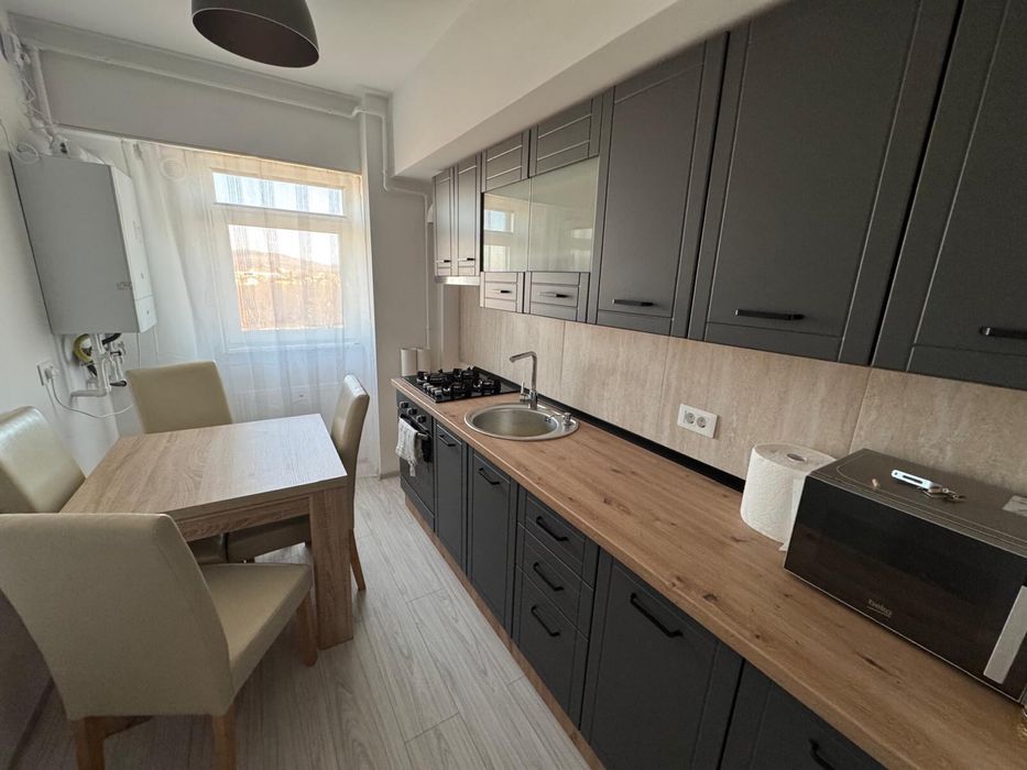 Inchiriez Apartament 3 camere | Bloc Nou |