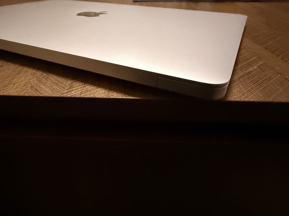Apple Macbook M1 AIR