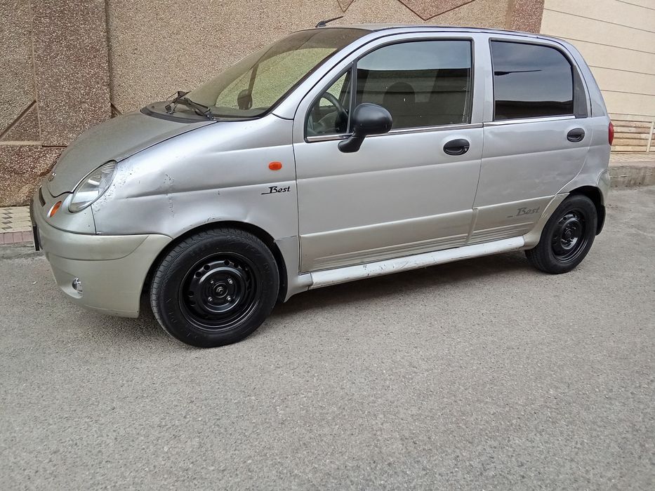 Moshina sotiladi naxtka