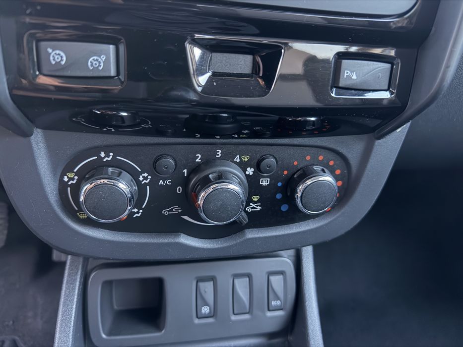 Dacia Duster 1.2 Tce / Navi / Camera / A/C / Carlig