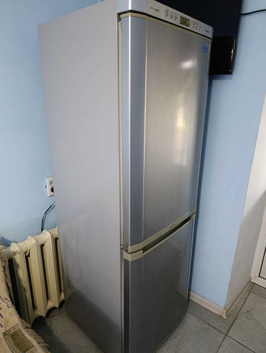 Холодильник SAMSUNG No Frost