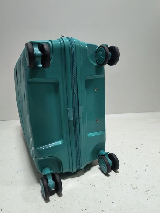 Куфари от поликарбонат в среден  и голям размер / безплатна доставка/