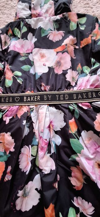Vand geaca primavara-toamna Ted Baker 9 ani